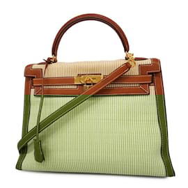 Hermès-Hermes Kelly 32 Handbag in Gold - Pre-Owned Luxury-Golden