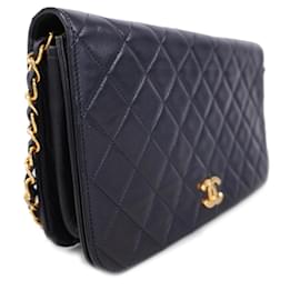 Chanel-Borsa a spalla Chanel Matelassé in pelle di agnello nera-Nero