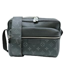 Louis Vuitton-Louis Vuitton Outdoor PM Body Bag in Taiga Leather-Black,Monogram