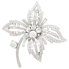 inconnue Broche "Fleur" platine, or blanc, diamants. Autre