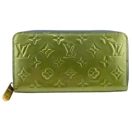 Louis Vuitton-Grünes Vernis Langwallet von Louis Vuitton-Grün