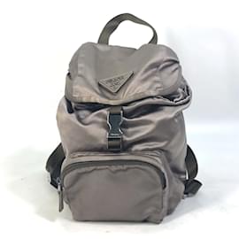 Mochila com placa de logo marrom Prada Marrom