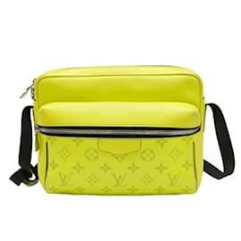 Louis Vuitton-Sac à dos extérieur PM Taiga Rama Louis Vuitton-Jaune