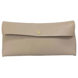 Louis Vuitton-Pochette en cuir beige Louis Vuitton-Beige