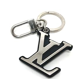 Louis Vuitton-Louis Vuitton Silver Keyring-Silvery