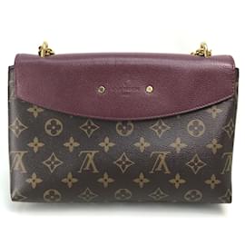 Louis Vuitton-Sac à épaule Monogram Louis Vuitton-Marron