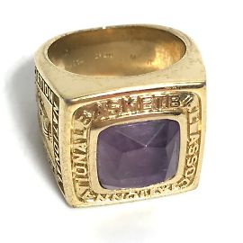 Bague d'accessoires Louis Vuitton MP2864 LV x NBA Violet