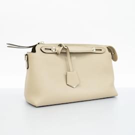 Fendi-Sac à main Fendi By The Way en cuir greige pour femmes-Gris