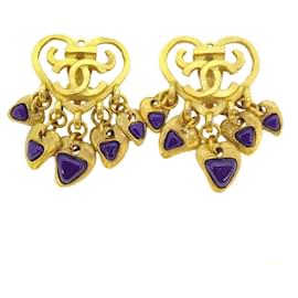 Chanel-Boucles d'oreilles clips en plaqué or Chanel avec motif en forme de cœur-Autre