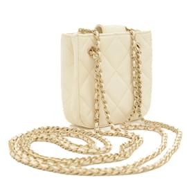 Chanel-Bolsa de ombro Chanel Matelassé com corrente Pochette-Branco