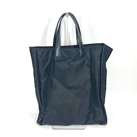 Fendi-Fendi 7VA367 Vertical Shoulder Bag-Black