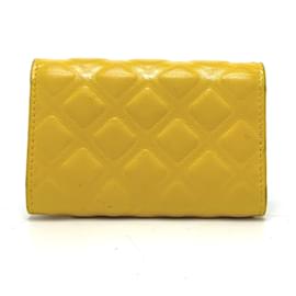 Chanel-Porte-clés en cuir jaune Chanel-Jaune