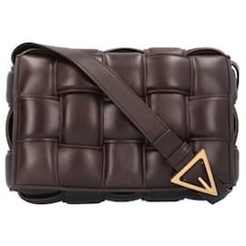 Bottega Veneta-Padded Cassette Schultertasche von Bottega Veneta-Braun