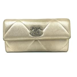 Chanel-Cartera larga Chanel Matelassé dorada-Dorado