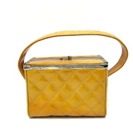 Chanel-Bolsa de mão Chanel Matelassé-Amarelo