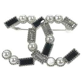 Chanel-Broche en pierre faux perle Chanel B23K-Argenté