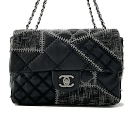 Chanel-Bolso de hombro Chanel con cadena en tweed negro y gris-Castaño,Negro