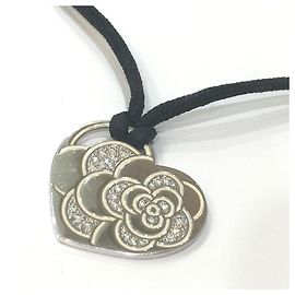 Colar Choker Camélia da Chanel Prata