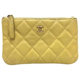 Chanel-Pochete plana mini Matelassé Chanel-Amarelo