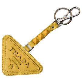 Porte-clé charm Prada Jaune