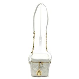 Bolsa de Ombro Chanel CC Mark Vanity Branco