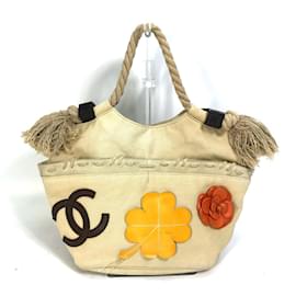 Chanel-Bolsa tote Chanel CC Mark Clover Flower-Bege