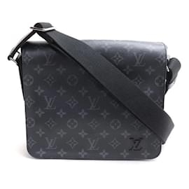 Louis Vuitton-Louis Vuitton District PM Shoulder Bag-Black