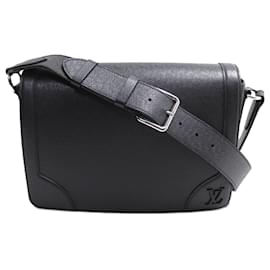 Louis Vuitton-Louis Vuitton Taiga Leather Shoulder Bag-Black