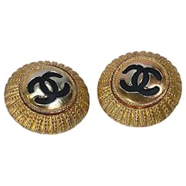 Chanel-Boucles d'oreilles clips vintage Chanel en or et noir-Doré