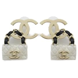 Chanel-Chanel Matelasse Gold Stud Earrings-Golden