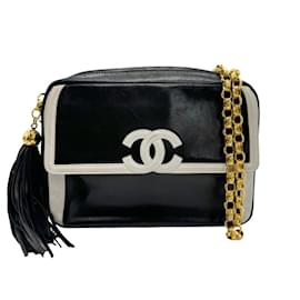 Chanel-Bolsa de ombro Chanel em preto e branco-Preto,Branco