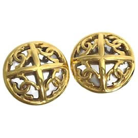 Chanel-Chanel 93P Vintage Gold Clip Earrings-Golden