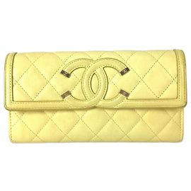 Cartera larga de cuero amarillo Chanel Amarillo