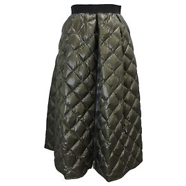 Moncler Olivgrüne, diamantgesteppt Daunenpufferrock Grün