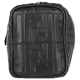 Fendi-Fendi Logo-Embossed Wash Bag in Black Leather-Black