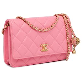 Chanel-Portefeuille Chanel en agneau rose avec perles sur chaîne-Rose