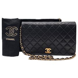 Chanel Clássico Atemporal com Flap Único Matelassê Preto