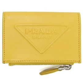 Prada Grace Triangle Kompaktgeldbörse Gelb