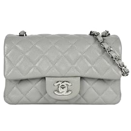 Chanel-Bolsa de Ombro Matelassé Chanel em Cinza-Marrom