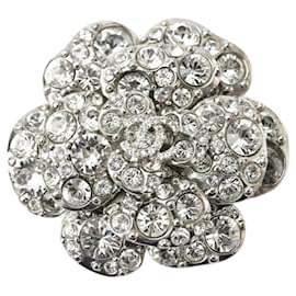 Chanel-Broche de strass com motivo de camélia da Chanel-Prata