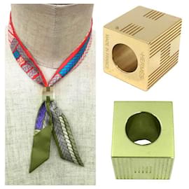 Hermès-Anneau de foulard en or Hermes-Doré