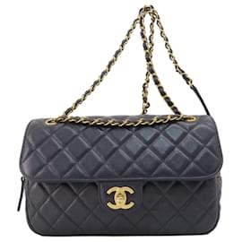 Chanel-Sac à épaule Chanel Matelassé avec chaîne-Bleu Marine
