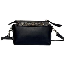 Fendi-Sac à bandoulière en cuir petit modèle FF Pattern de Fendi-Noir