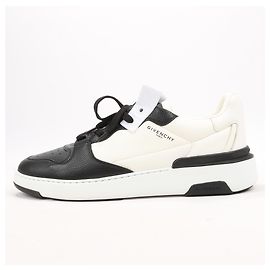 Baskets en cuir Givenchy 44 pour hommes noires et blanches WING SNEAKER LOW Noir