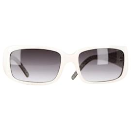 Fendi-Fendi Rectangle Sunglasses in White Acetate-White,Cream
