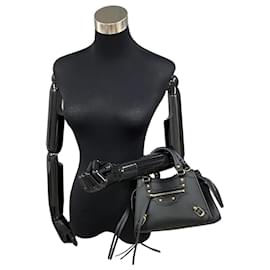 Balenciaga-Balenciaga Neo Classic City Leather Handbag-Black,Golden