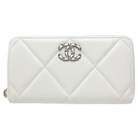 Chanel 19 Round Zipper Matelasse CC Mark Long Wallet White
