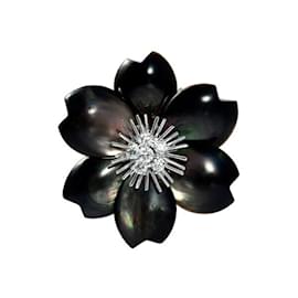 Van Cleef & Arpels Medium Rose de Noel Brooch Other