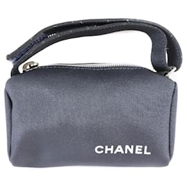 Chanel-Pochette pour femmes en nylon gris vintage avec logo Chanel-Marron