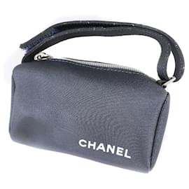 Chanel-Pochette pour femmes en nylon gris vintage avec logo Chanel-Marron